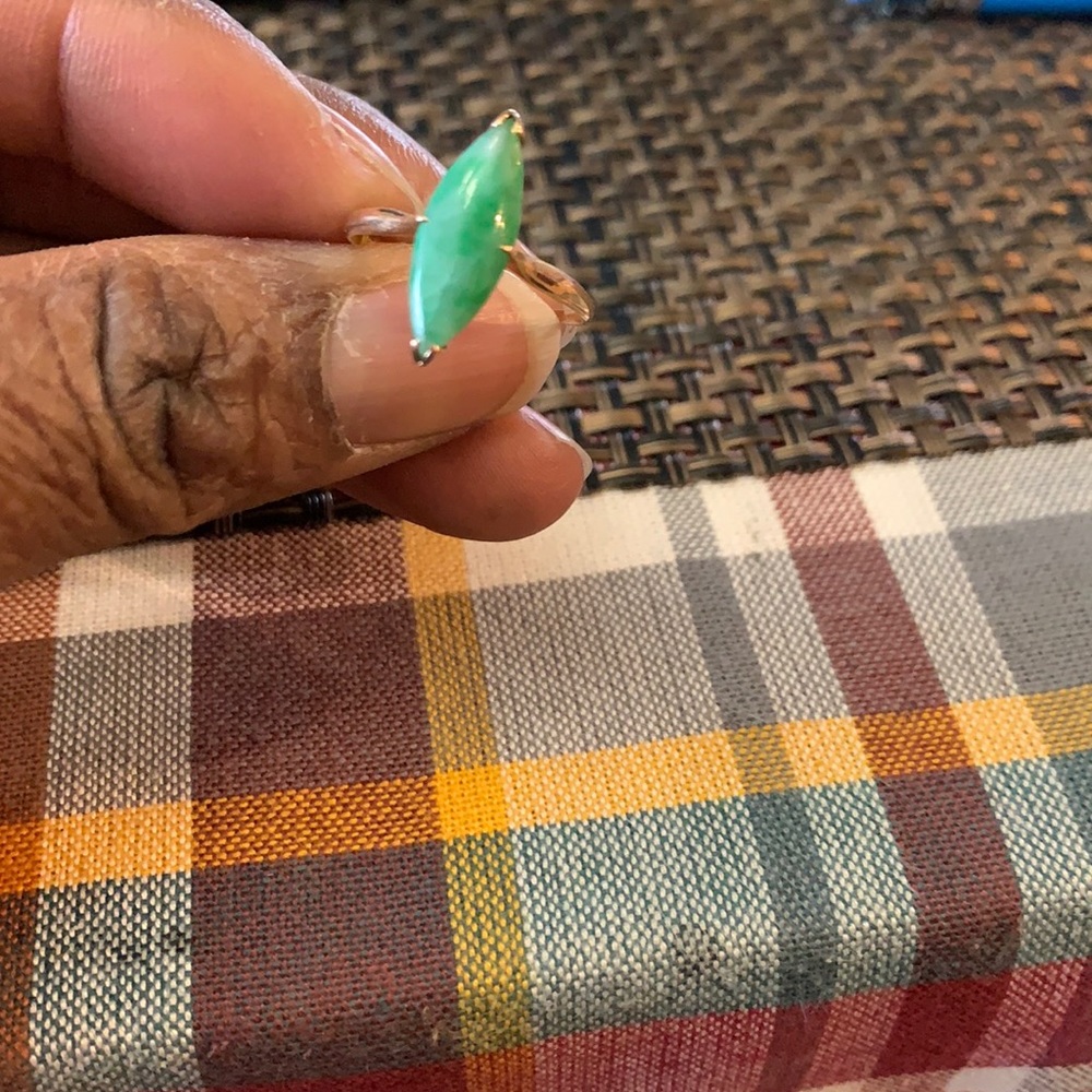 10k emerald ring
